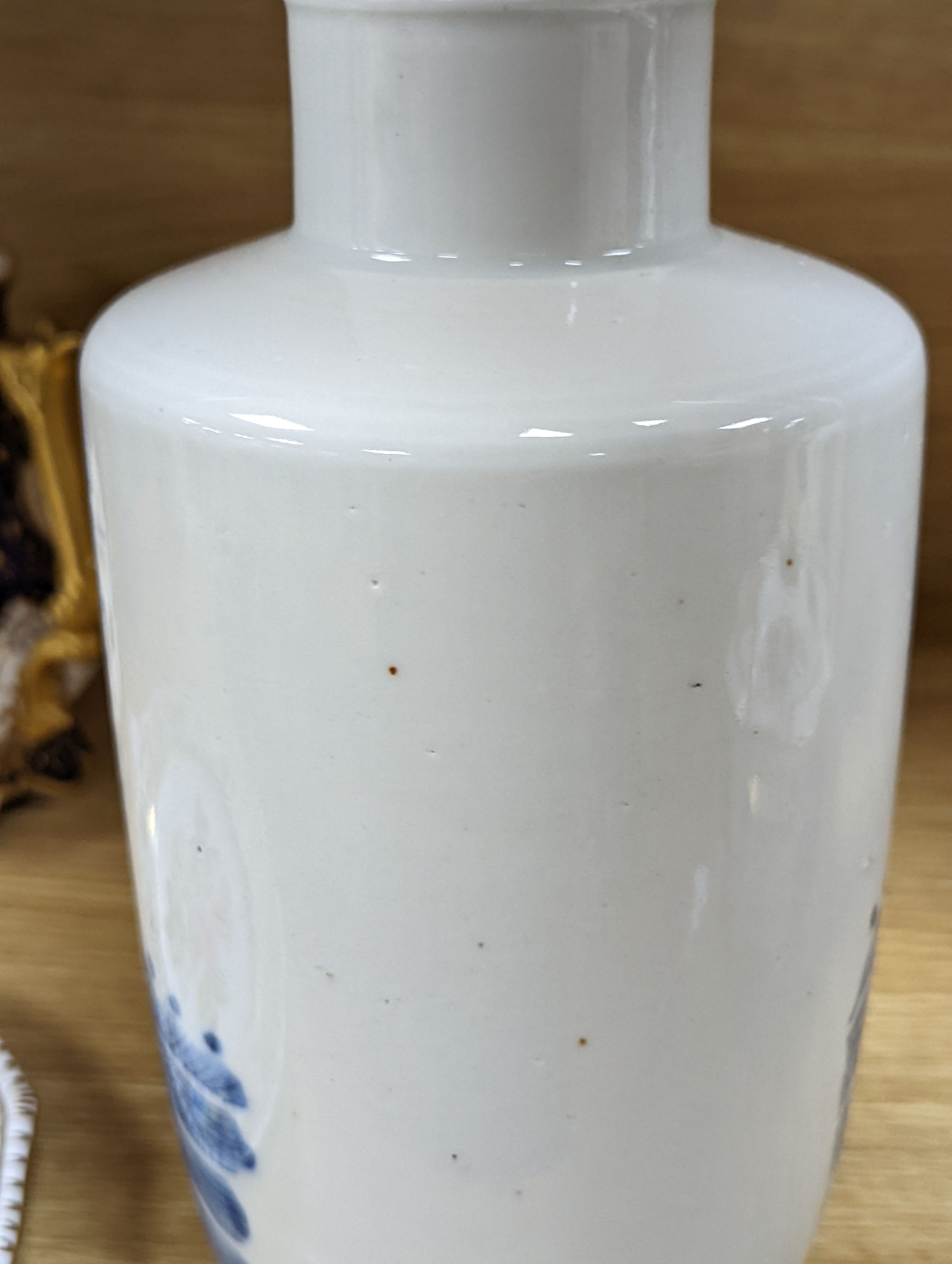 A Chinese blue and white rouleau vase, 25cm